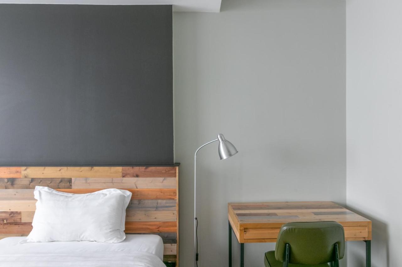 Хостел Zleepmotion Бангкок Экстерьер фото